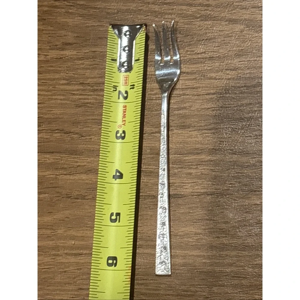 International Silver 1847 Rogers Silverplate  SILVER LACE- 7 Serving Pcs.
